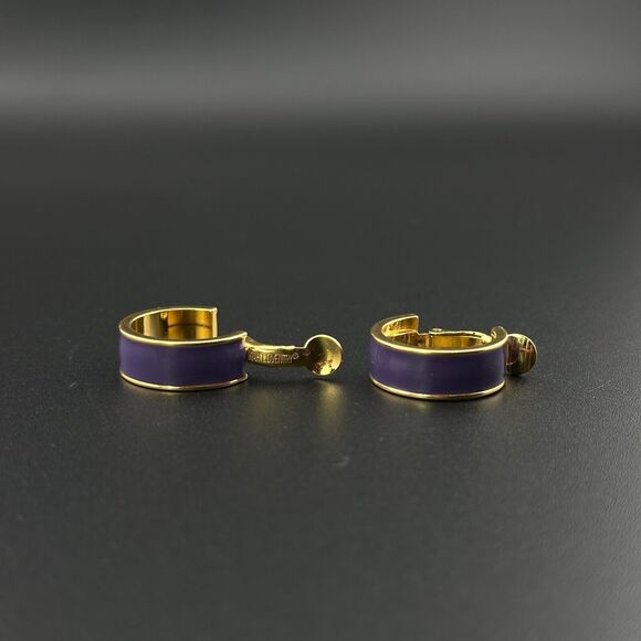 Vintage Sarah Coventry Gold Tone Purple Enamel Hoop Clip On Earrings 3/4" - Picture 11 of 11